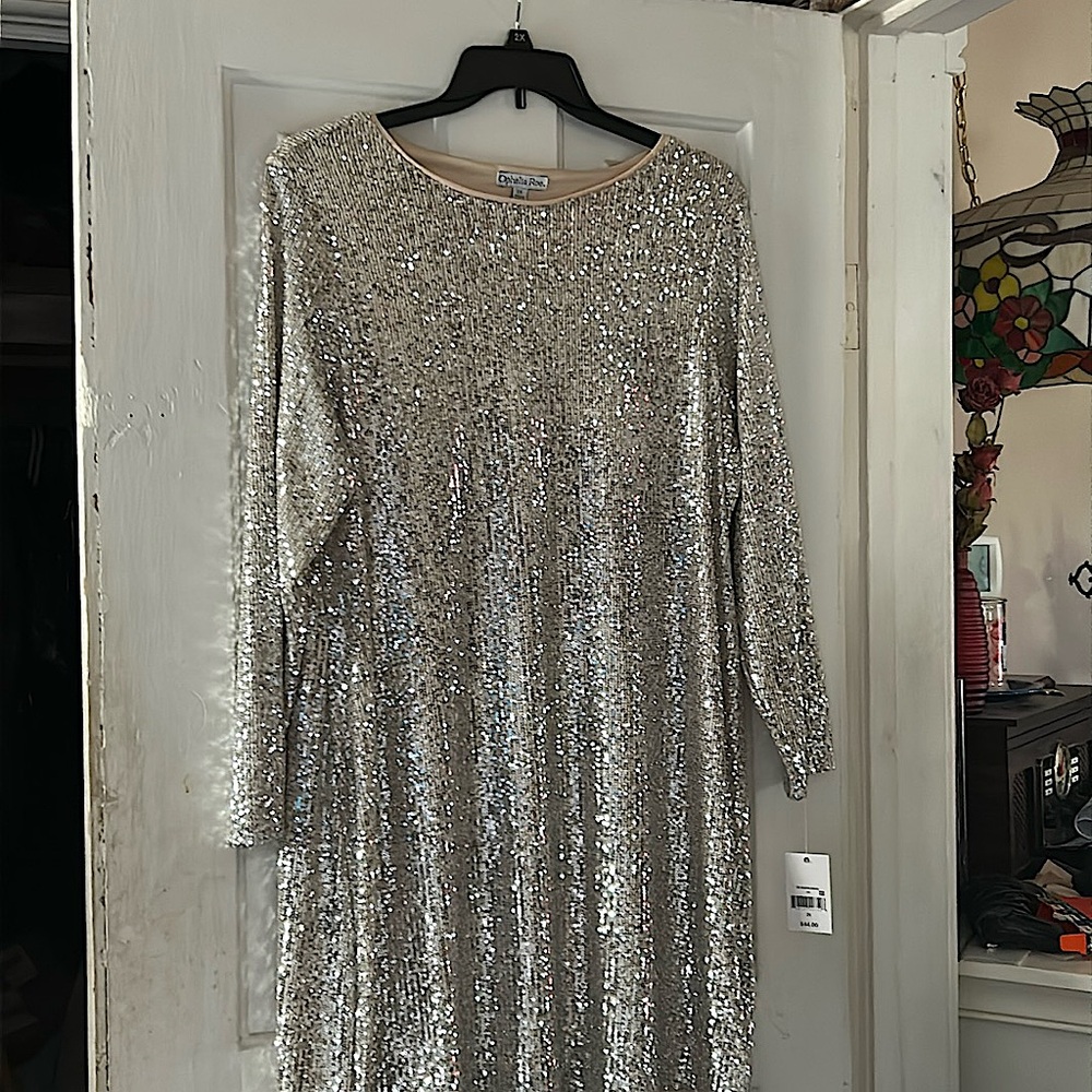 This is an Ophelia rose dress sequence gold. It’s a 2x like new. - Picture 1 of 1
